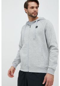 Under Armour bluza męska kolor szary z kapturem gładka 1357111-424. Okazja: na co dzień. Typ kołnierza: kaptur. Kolor: szary. Materiał: dzianina. Wzór: gładki. Styl: casual