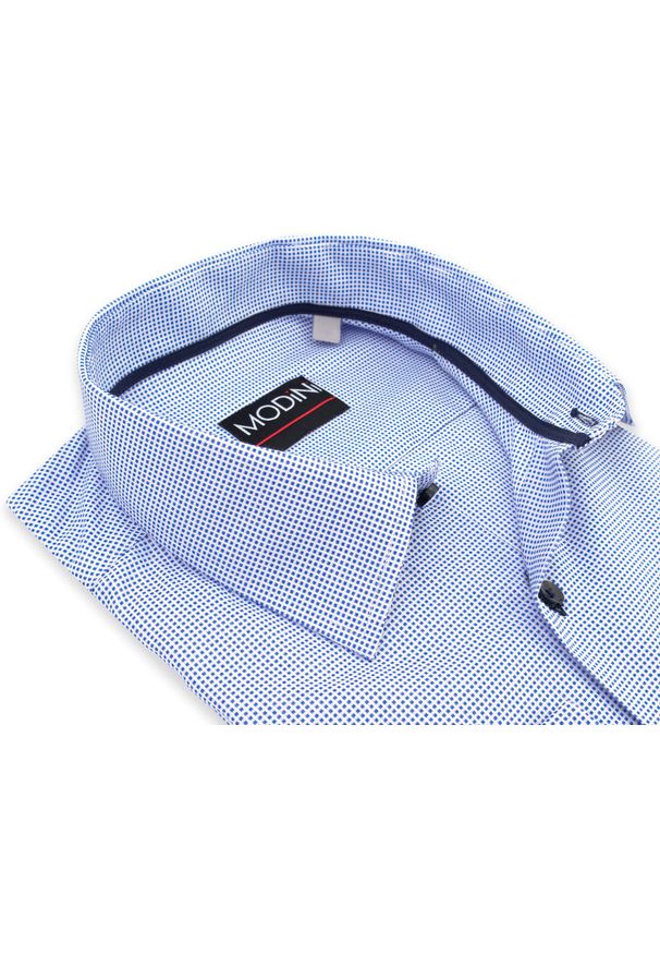 Modini - Koszula w biało-niebieską krateczkę A62. Kolor: biały, wielokolorowy, niebieski. Materiał: bawełna, poliester, tkanina. Długość: długie. Styl: klasyczny