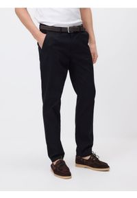 Reserved - Spodnie chino slim z paskiem - czarny. Kolor: czarny. Materiał: bawełna, tkanina #1