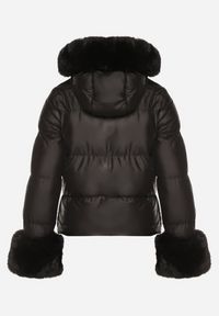 Born2be - Czarna Pikowana Kurtka z Kapturem Zdobiona Futerkiem Olenesa. Okazja: na co dzień. Typ kołnierza: kaptur. Kolor: czarny. Materiał: futro. Wzór: aplikacja. Styl: casual #2
