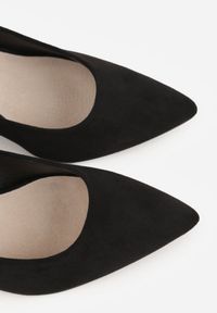 Renee - Czarne Czółenka na Słupku z Wkładką ze Skóry Naturalnej i Metaliczną Ozdobą Dynaste. Kolor: czarny. Materiał: skóra. Wzór: aplikacja. Obcas: na słupku. Styl: elegancki #6