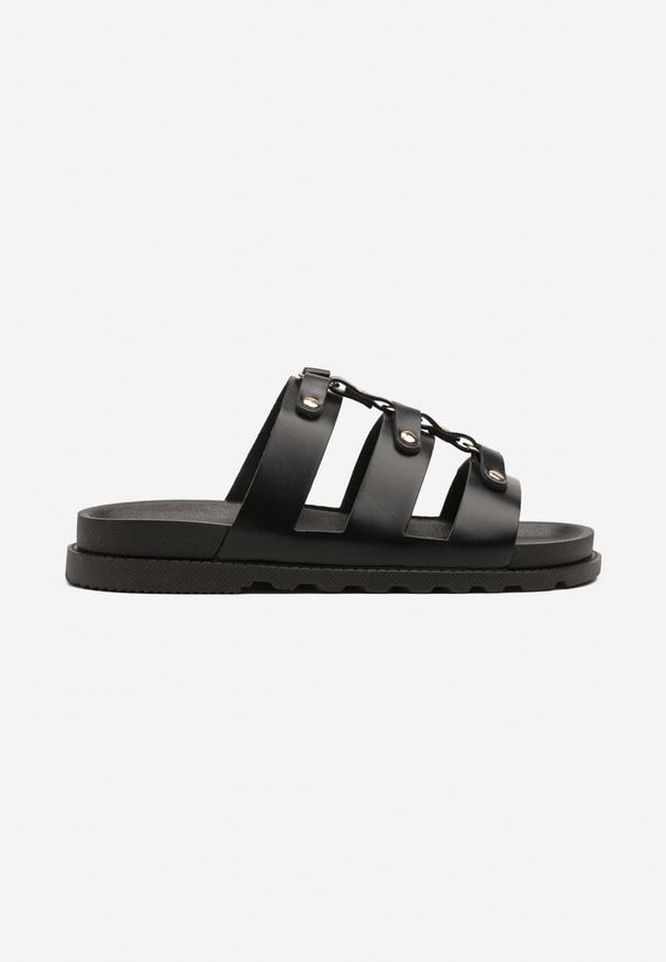 Renee - Czarne Klapki Ozdobione Nitami i Trzema Paskami Korvana. Kolor: czarny. Wzór: aplikacja. Styl: elegancki