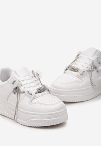 Born2be - Białe Sneakersy na Grubej Podeszwie z Cyrkoniami Thales. Kolor: biały. Wzór: aplikacja. Obcas: na platformie #6