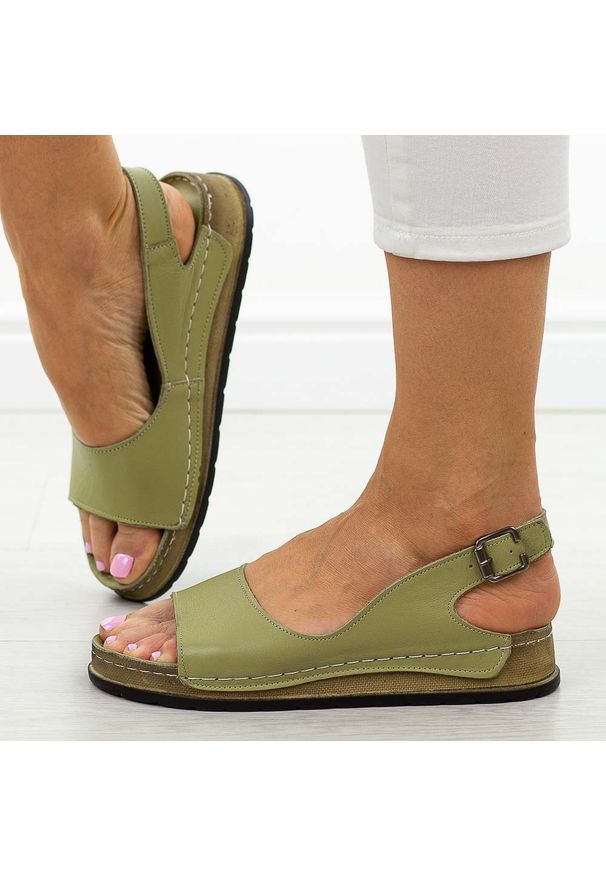 Khaki2 skórzane sandały damskie T.Sokolski 306. Okazja: na spacer, na co dzień. Kolor: brązowy. Materiał: skóra. Sezon: wiosna, lato. Styl: casual, klasyczny