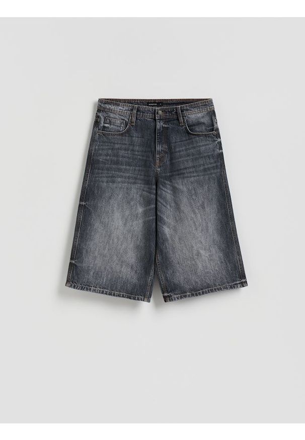Reserved - Jeansowe szorty baggy - jasnoszary. Kolor: szary. Materiał: jeans