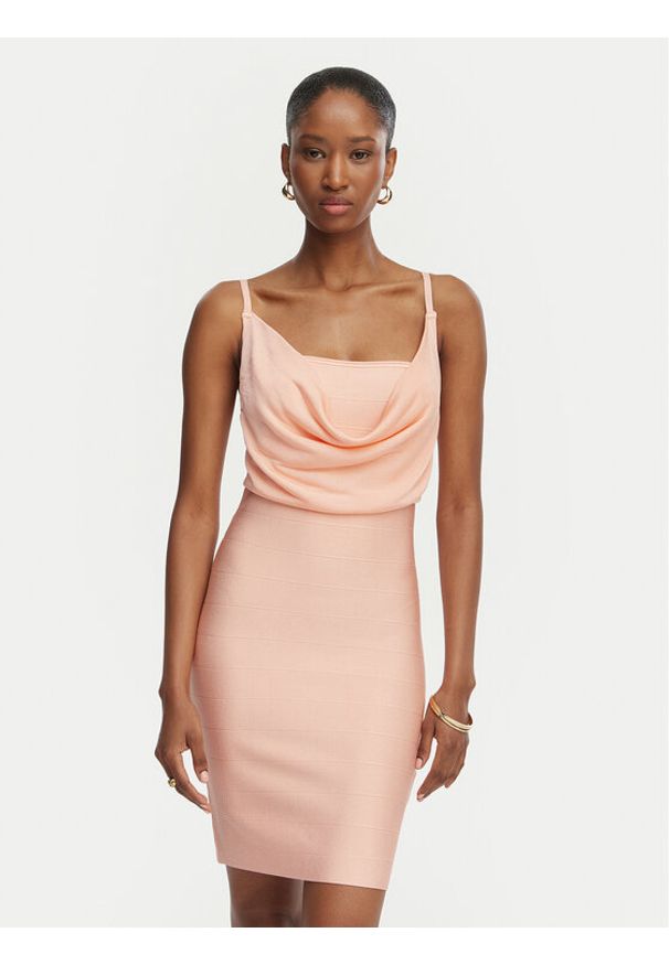 Guess Sukienka koktajlowa W6GK83 Z0686 Koralowy Slim Fit. Kolor: pomarańczowy. Materiał: wiskoza. Styl: wizytowy