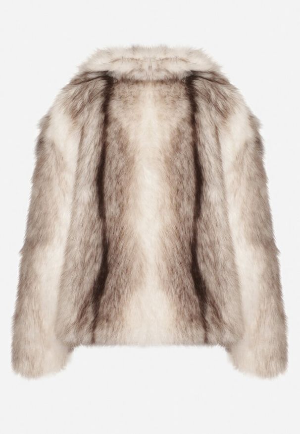 Born2be - Jasnobeżowa Kurtka Futrzana z Szerokim Kołnierzem Ditene. Okazja: na randkę, na co dzień. Kolor: beżowy. Materiał: futro. Styl: casual