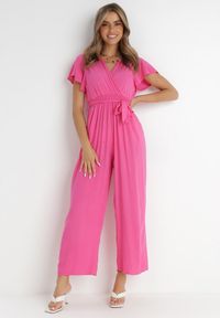 Born2be - Fuksjowy Kombinezon z Wiskozy Cephinous. Okazja: na co dzień. Kolor: różowy. Materiał: wiskoza. Długość rękawa: krótki rękaw. Długość: krótkie. Wzór: jednolity. Sezon: lato. Styl: casual #1