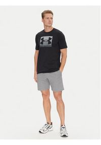 Under Armour Szorty sportowe Rival 1379779 Szary Regular Fit. Kolor: szary. Materiał: bawełna. Styl: sportowy #5