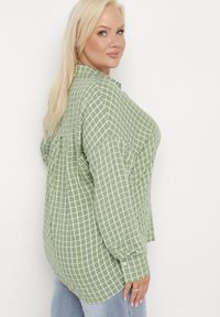 Born2be - Zielona Bawełniana Koszula z Długim Rękawem i Trójkątnym Dekoltem Zapinana na Guziki Tesapaula. Kolor: zielony. Materiał: bawełna. Długość rękawa: długi rękaw. Długość: długie #6