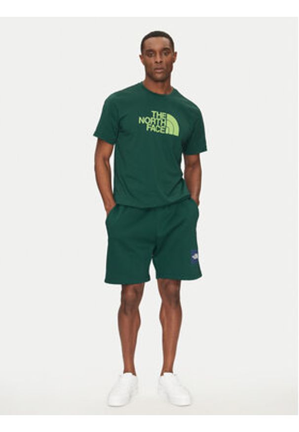 The North Face T-Shirt Easy NF0A8A6C Zielony Regular Fit. Kolor: zielony. Materiał: bawełna