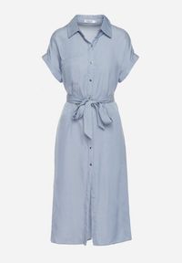 Born2be - Niebieska Sukienka Koszulowa Zapinana na Guziki z Rozcięciem Wiązana Materiałowym Paskiem Nestari. Typ kołnierza: dekolt w kształcie V. Kolor: niebieski. Materiał: materiał. Długość rękawa: krótki rękaw. Typ sukienki: koszulowe. Styl: elegancki #2