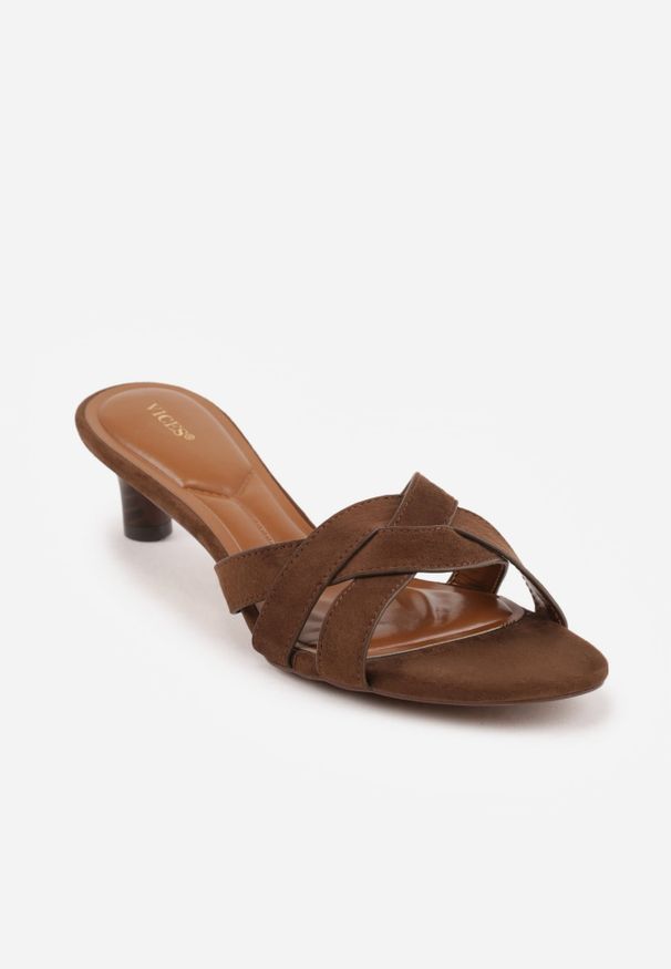 Renee - Brązowe Klapki na Kaczuszce VICES Ozdobione Geometryczną Cholewką Nedanoire. Okazja: na randkę, na spacer. Kolor: brązowy. Wzór: aplikacja, geometria. Obcas: na szpilce. Styl: boho. Wysokość obcasa: średni