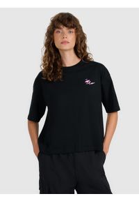 4f - 4F T-shirt oversize z nadrukiem damski - czarny XS. Okazja: na co dzień. Kolor: czarny. Materiał: dzianina, jersey, materiał, bawełna. Długość rękawa: krótki rękaw. Długość: krótkie. Wzór: nadruk. Styl: sportowy, klasyczny, casual