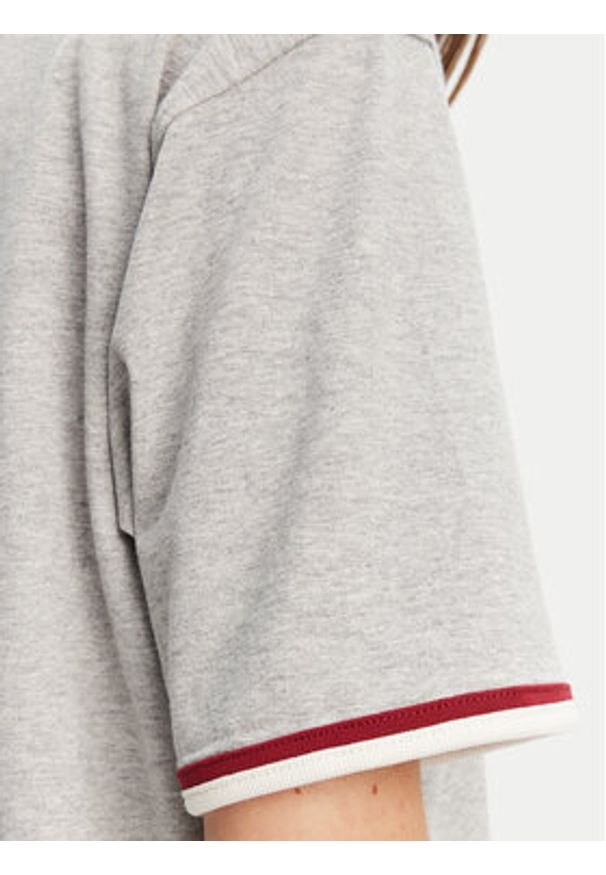 Guess Jeans T-Shirt W5YI19 K8HM0 Szary Regular Fit. Kolor: szary. Materiał: bawełna