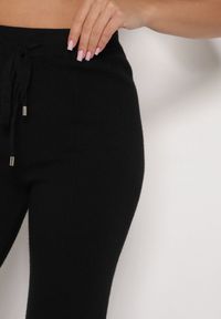 Born2be - Czarne Spodnie Szerokie Spodnie z Wysokim Stanem z Domieszką Kaszmiru Nefrina. Okazja: na spacer, na co dzień. Stan: podwyższony. Kolor: czarny. Materiał: kaszmir. Sezon: zima, jesień. Styl: casual, klasyczny #5