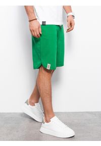 Ombre Clothing - Szorty męskie dresowe wykończone lamówka - zielone V1. Kolor: zielony. Materiał: dresówka. Wzór: ze splotem