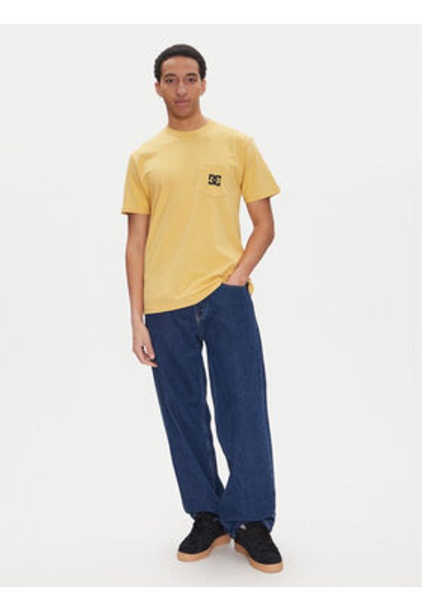 DC T-Shirt ADYZT05377 Żółty Heritage Fit. Kolor: żółty. Materiał: bawełna