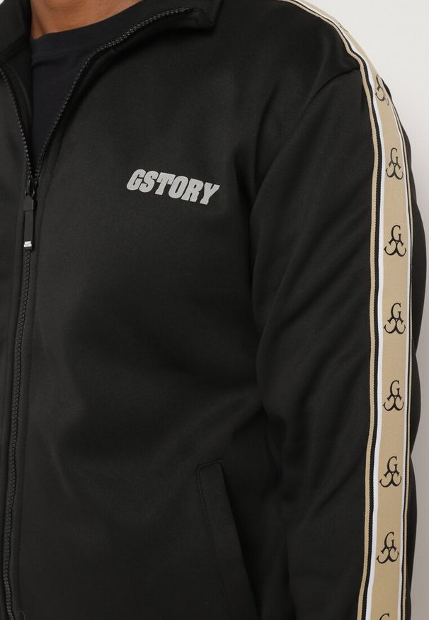 Born2be - Czarna Bluza z Ozdobnymi Paskami i Napisem Rinathra. Okazja: na co dzień. Kolor: czarny. Materiał: jeans. Wzór: napisy. Styl: casual, klasyczny