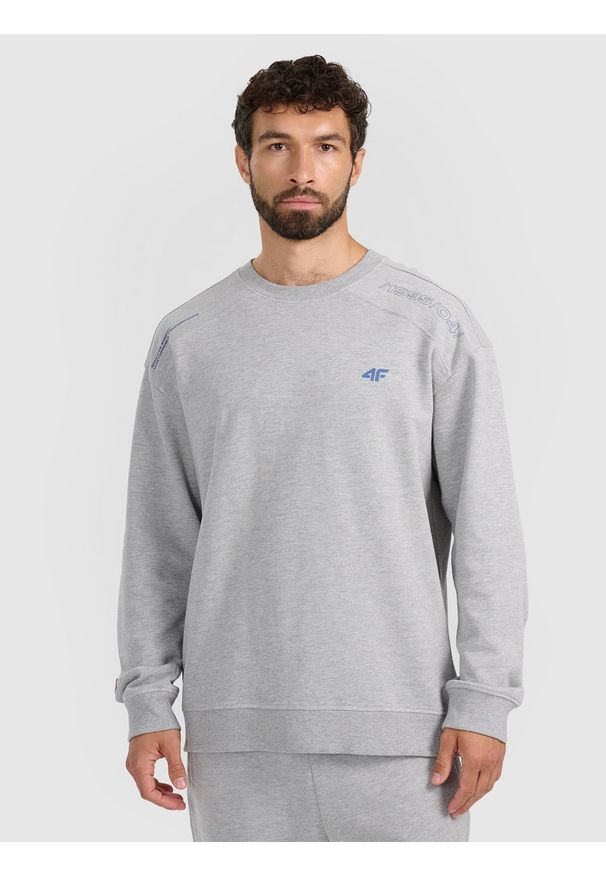 4f - 4F Bluza dresowa nierozpinana bez kaptura męska - szara L. Okazja: na co dzień. Typ kołnierza: bez kaptura. Kolor: szary. Materiał: dresówka. Wzór: nadruk. Styl: casual