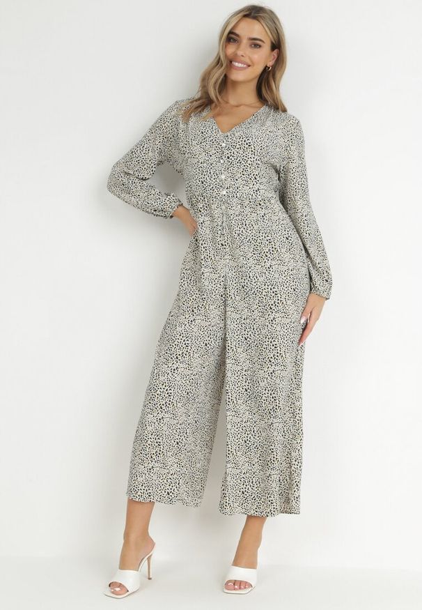 Born2be - Biało-Zielony Kombinezon Pyrhele. Okazja: na co dzień. Kolor: zielony. Długość: długie. Wzór: nadruk. Styl: casual, elegancki