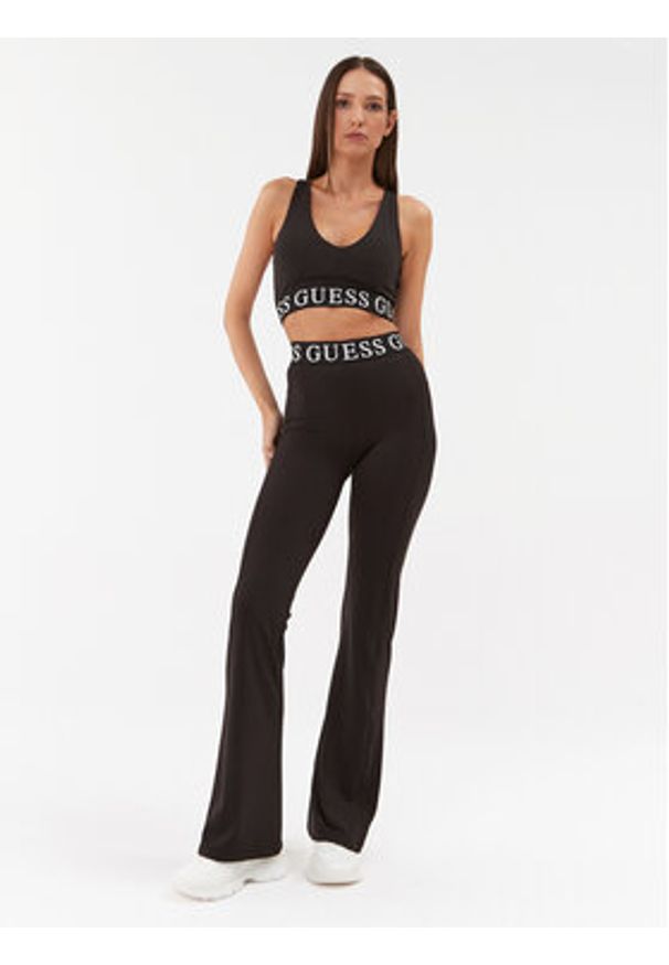 Guess Biustonosz top V3BP09 MC04Z Czarny Slim Fit. Kolor: czarny. Materiał: syntetyk