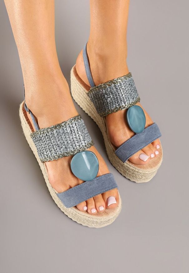 Born2be - Niebieskie Sandały na Grubej Podeszwie z Plecionką i Aplikacją Noroti. Okazja: na co dzień. Zapięcie: sprzączka. Kolor: niebieski. Materiał: jeans. Wzór: aplikacja. Sezon: lato. Styl: glamour, elegancki, casual