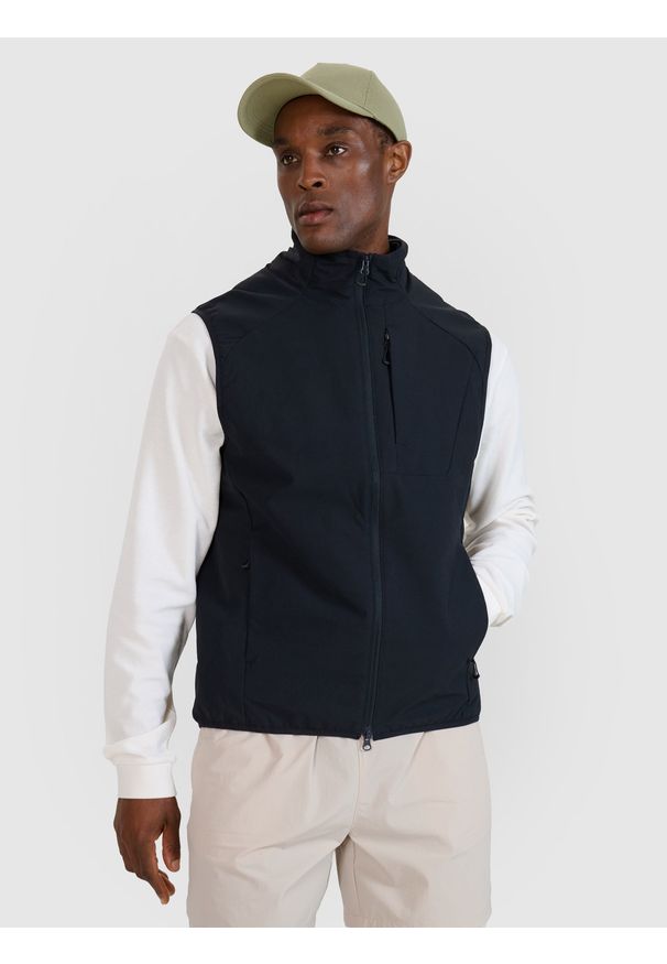 4f - 4F Bezrękawnik ze stójką męski - czarny 3XL. Okazja: na co dzień. Typ kołnierza: kołnierzyk stójkowy. Kolor: czarny. Materiał: materiał, puch, syntetyk, dzianina, tkanina, poliester. Długość rękawa: bez rękawów. Długość: krótkie. Wzór: gładki. Styl: sportowy, klasyczny, elegancki, casual