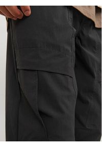 Jack & Jones - Jack&Jones Spodnie materiałowe Velo 12248997 Czarny Relaxed Fit. Kolor: czarny. Materiał: syntetyk #6