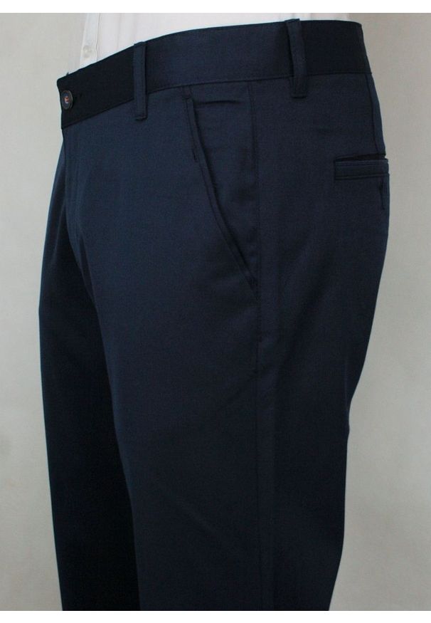 Tomy Walker - Eleganckie Męskie Spodnie, Garniturowe, Klasyczne, typu Chinos Granatowe. Kolor: niebieski. Materiał: wiskoza, lycra, poliester. Styl: klasyczny, elegancki