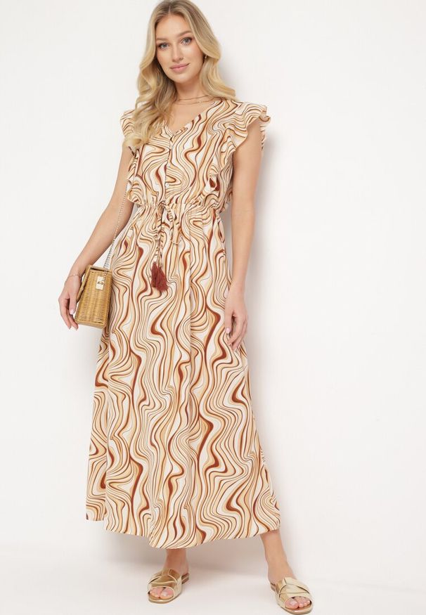 Born2be - Beżowa Sukienka Zapinana na Guziki z Gumką w Pasie i Falbankami Keltella. Typ kołnierza: kołnierz z falbankami. Kolor: beżowy. Długość rękawa: krótki rękaw