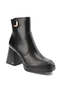 CheBello - Czarne Botki Chebello Modne Skórzane Buty Na Obcasie. Kolor: czarny. Materiał: skóra. Wzór: aplikacja. Obcas: na obcasie. Wysokość obcasa: średni