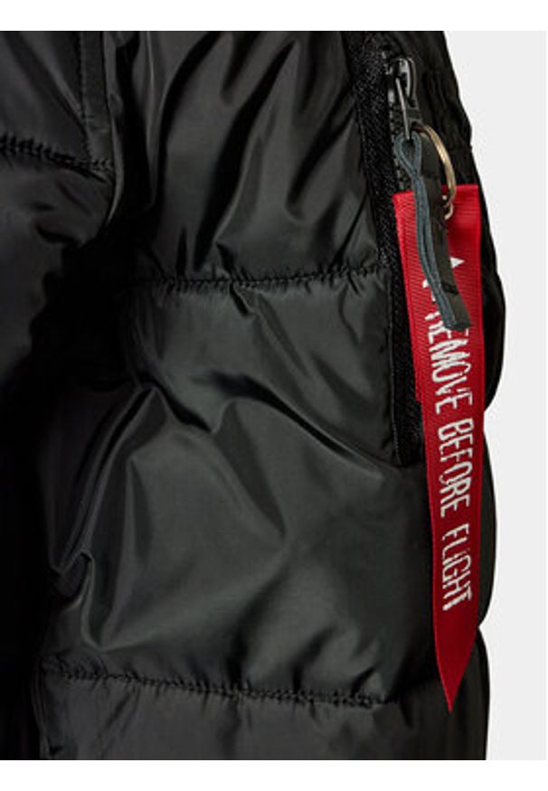 Alpha Industries Kurtka zimowa 118113 Czarny Regular Fit. Kolor: czarny. Materiał: syntetyk. Sezon: zima