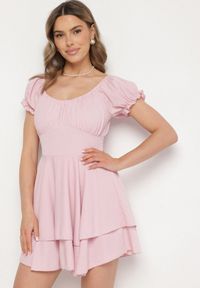 Born2be - Różowa Sukienka z Bawełną Bufiastymi Rękawami i Falbankami Maveleira. Typ kołnierza: kołnierz z falbankami. Kolor: różowy. Materiał: bawełna. Styl: elegancki