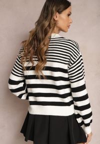 Renee - Biało-Czarny Klasyczny Sweter w Paski ze Ściągaczami Nirru. Kolor: biały. Wzór: paski. Styl: klasyczny #4