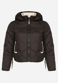 Born2be - Czarna Kurtka Krótka z Pikowaniem i Odpinanym Kapturem Taraes. Okazja: na co dzień. Kolekcja: plus size. Kolor: czarny. Materiał: jeans. Długość: krótkie. Styl: casual, elegancki #6