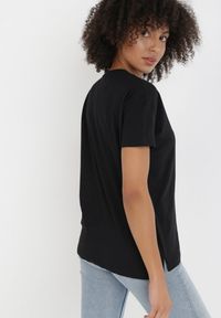 Born2be - Czarny T-shirt Anteira. Kolor: czarny. Materiał: bawełna, dzianina. Długość: krótkie. Wzór: gładki. Styl: klasyczny