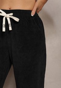 Renee - Czarne Szerokie Spodnie Sztruksowe z Gumką w Pasie z Bawełny Ciriana. Kolor: czarny. Materiał: sztruks, bawełna