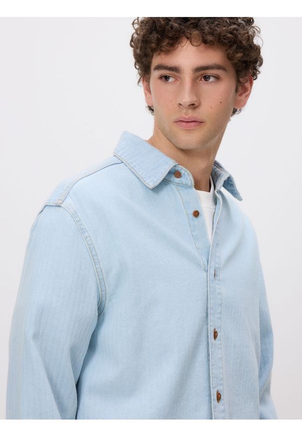 Reserved - Jeansowa koszula regular fit - niebieski. Kolor: niebieski. Materiał: jeans