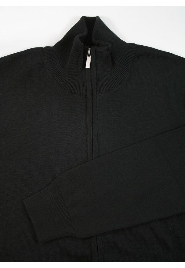Sweter Zapinany na Zamek, Czarny ze Stójką, Ściągacze, Jednokolorowy -EM Men's Accessories. Typ kołnierza: kołnierzyk stójkowy. Kolor: czarny. Materiał: bawełna, akryl. Sezon: zima, jesień. Styl: elegancki