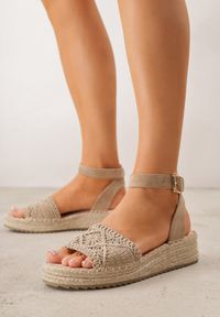 Born2be - Ciemnobeżowe Sandały VICES na Koturnie Ozdobione Plecionką i Ażurowym Wzorem Bambolis. Okazja: na co dzień, do pracy. Zapięcie: sprzączka. Kolor: beżowy. Wzór: ażurowy, aplikacja. Sezon: lato. Obcas: na koturnie. Styl: casual, elegancki #7