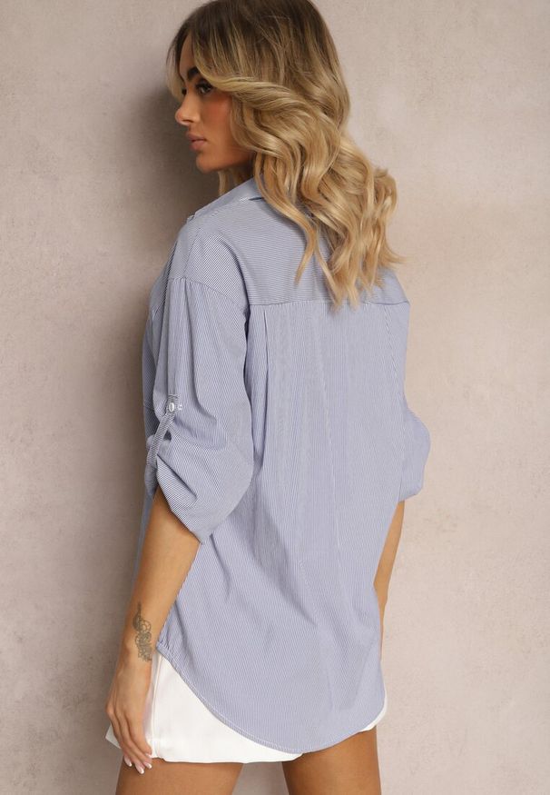 Renee - Granatowa Bawełniana Koszula w Paski o Klasycznym Kroju Caldonis. Typ kołnierza: dekolt w kształcie V. Kolor: niebieski. Materiał: bawełna. Długość rękawa: długi rękaw. Długość: długie. Wzór: paski. Styl: klasyczny