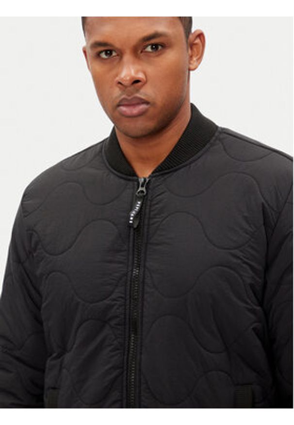 Pepe Jeans Kurtka przejściowa Malabar PM403061 Czarny Regular Fit. Kolor: czarny. Materiał: syntetyk