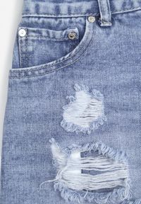 Born2be - Niebieskie Bawełniane Szorty Jeansowe z Przetarciami i Wystającymi Kieszeniami Kordia. Kolor: niebieski. Materiał: bawełna, jeans. Sezon: lato. Styl: elegancki #8