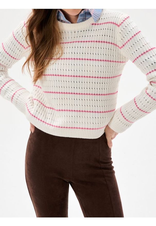Sinsay - Ażurowy sweter w paski - kremowy. Kolor: kremowy. Wzór: ażurowy, paski