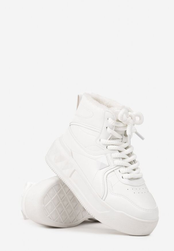 Renee - Białe Sneakersy z Wysoką Cholewką Ocieplane Futrem Emiretia. Okazja: na co dzień. Wysokość cholewki: przed kolano. Zapięcie: sznurówki. Kolor: biały. Materiał: futro. Szerokość cholewki: normalna. Obcas: na obcasie. Wysokość obcasa: niski