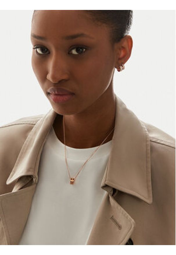 Daniel Wellington Naszyjnik Elan DW00400158 Różowe złocenie. Materiał: metalowe. Kolor: różowy