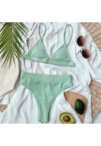 Intica - Bikini z figami regulowane na plażę Nellya. Kolor: zielony. Materiał: materiał. Wzór: aplikacja