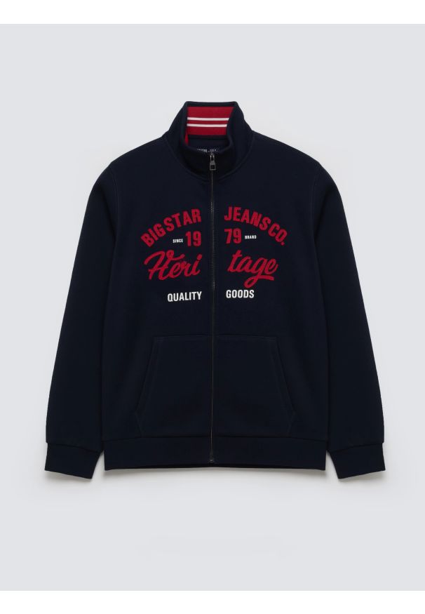 Big-Star - Bluza męska rozpinana z dużą aplikacją granatowa Shon 403. Okazja: na co dzień. Typ kołnierza: kołnierzyk stójkowy. Kolor: niebieski. Materiał: poliester, bawełna, dzianina. Wzór: aplikacja. Styl: casual