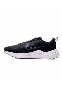Buty treningowe męskie Nike Downshifter 12. Zapięcie: sznurówki. Kolor: czarny. Materiał: materiał, syntetyk, tkanina. Szerokość cholewki: normalna. Model: Nike Downshifter #2